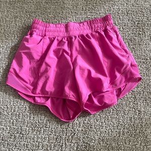 Lululemon hotty hot, size 2, color: sonic pink